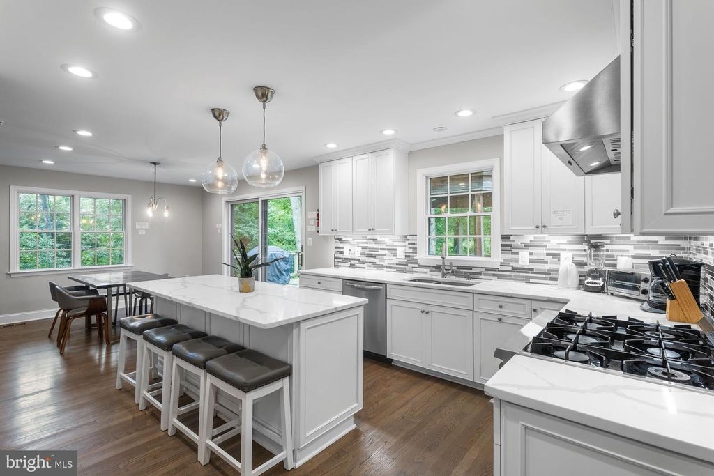 3436 HOLLY RD, Annandale, VA 22003