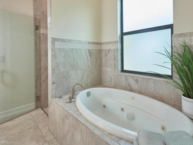 1119 Ridge ST, Naples, FL 34103