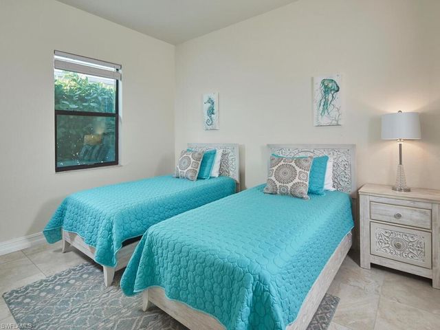 1119 Ridge ST, Naples, FL 34103