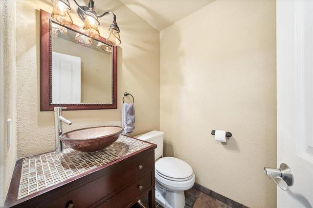 16035 Running Springs Rd, Grass Valley, CA 95949