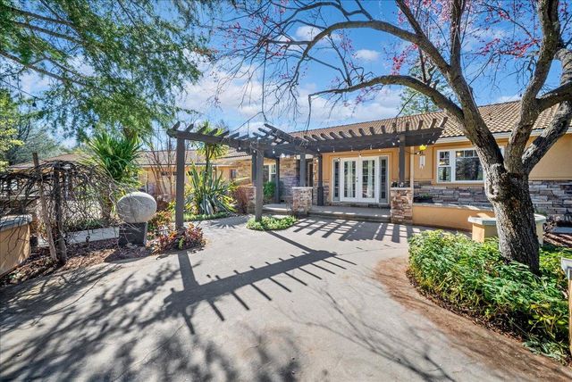 16035 Running Springs Rd, Grass Valley, CA 95949