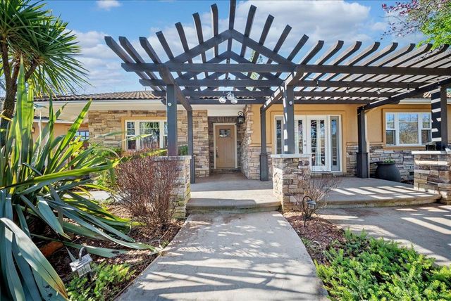 16035 Running Springs Rd, Grass Valley, CA 95949