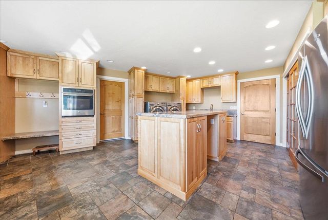 16035 Running Springs Rd, Grass Valley, CA 95949