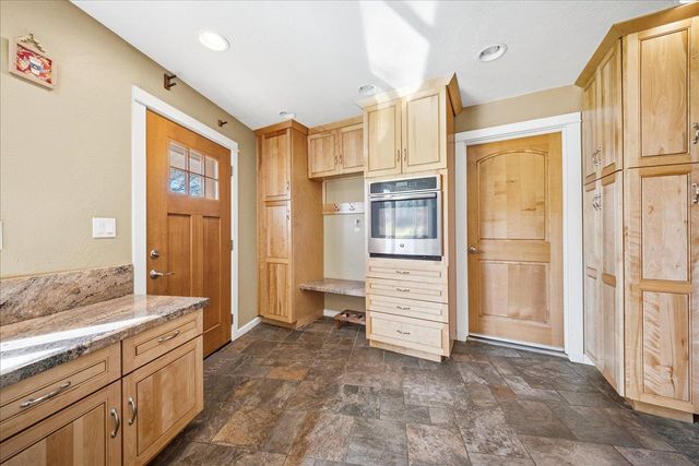 16035 Running Springs Rd, Grass Valley, CA 95949