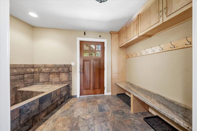 16035 Running Springs Rd, Grass Valley, CA 95949