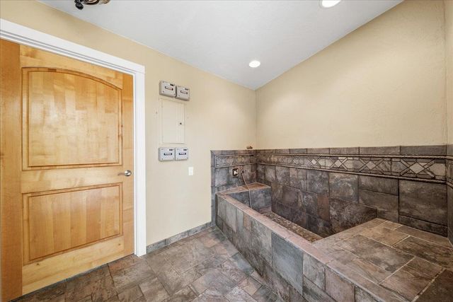 16035 Running Springs Rd, Grass Valley, CA 95949