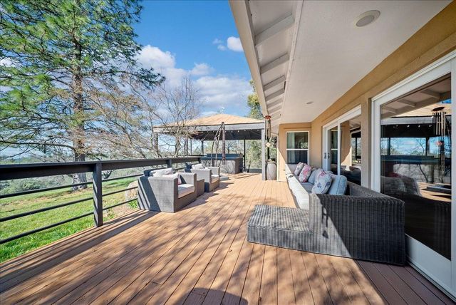 16035 Running Springs Rd, Grass Valley, CA 95949