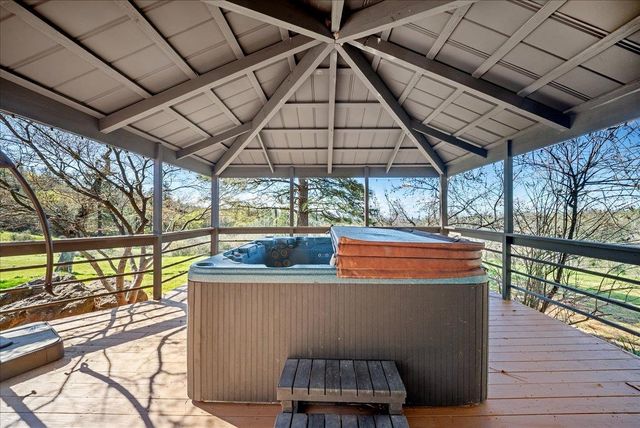 16035 Running Springs Rd, Grass Valley, CA 95949