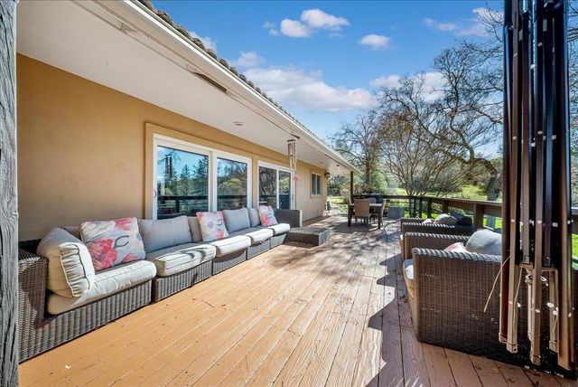 16035 Running Springs Rd, Grass Valley, CA 95949