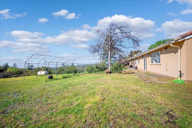 16035 Running Springs Rd, Grass Valley, CA 95949