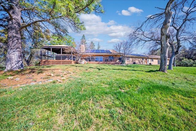 16035 Running Springs Rd, Grass Valley, CA 95949