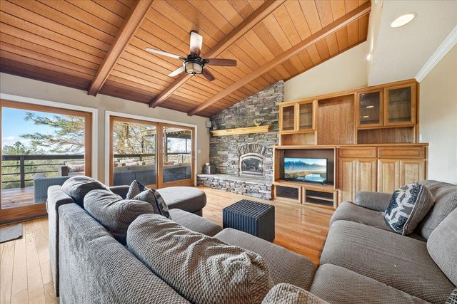 16035 Running Springs Rd, Grass Valley, CA 95949