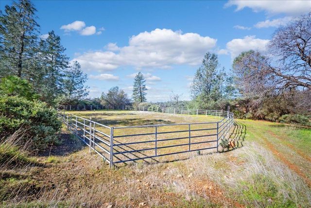16035 Running Springs Rd, Grass Valley, CA 95949