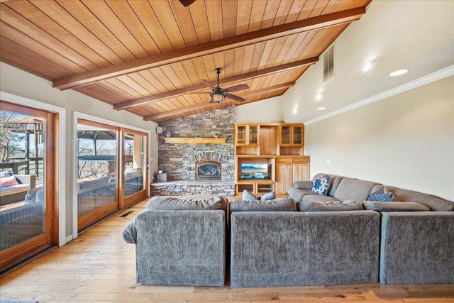 16035 Running Springs Rd, Grass Valley, CA 95949