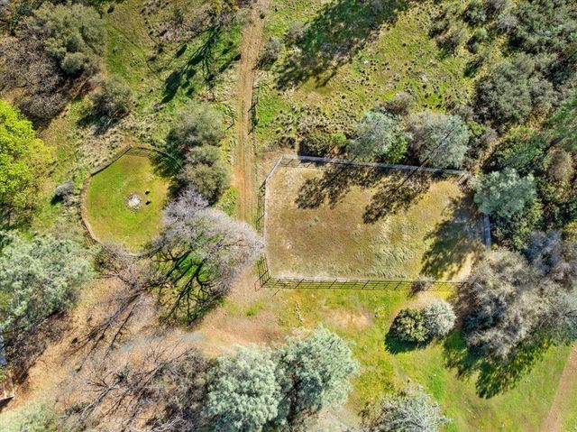 16035 Running Springs Rd, Grass Valley, CA 95949