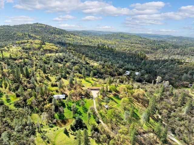 16035 Running Springs Rd, Grass Valley, CA 95949