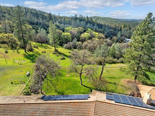 16035 Running Springs Rd, Grass Valley, CA 95949