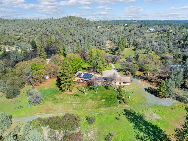 16035 Running Springs Rd, Grass Valley, CA 95949