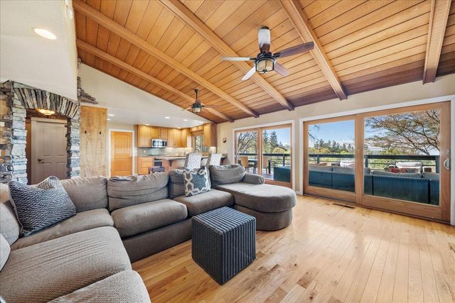 16035 Running Springs Rd, Grass Valley, CA 95949