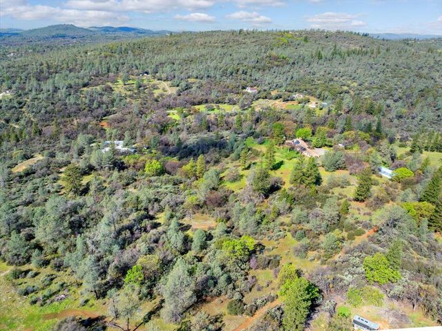 16035 Running Springs Rd, Grass Valley, CA 95949