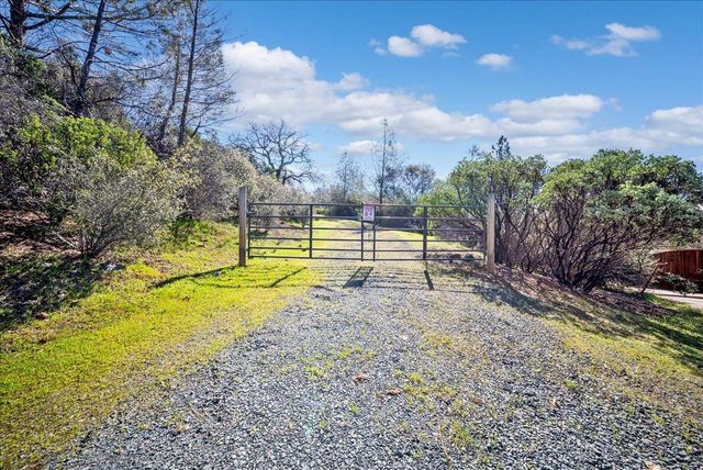 16035 Running Springs Rd, Grass Valley, CA 95949