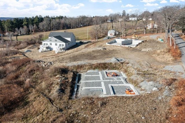 23-25 Kimball St, Lunenburg, MA 01462