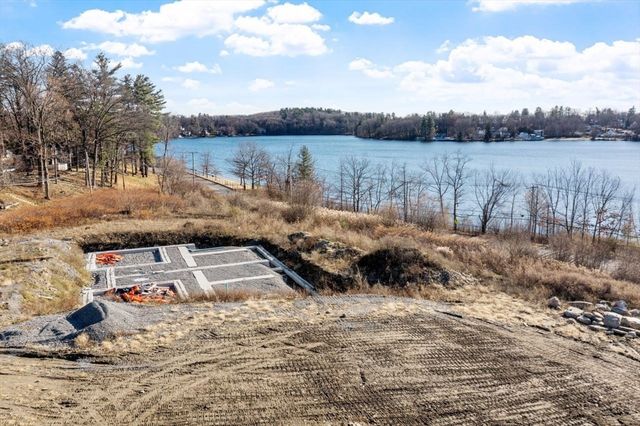 23-25 Kimball St, Lunenburg, MA 01462