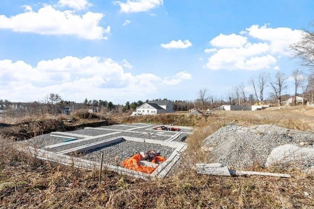 23-25 Kimball St, Lunenburg, MA 01462