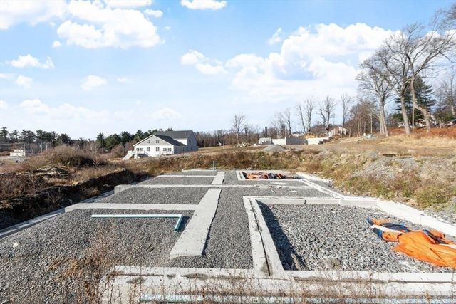 23-25 Kimball St, Lunenburg, MA 01462