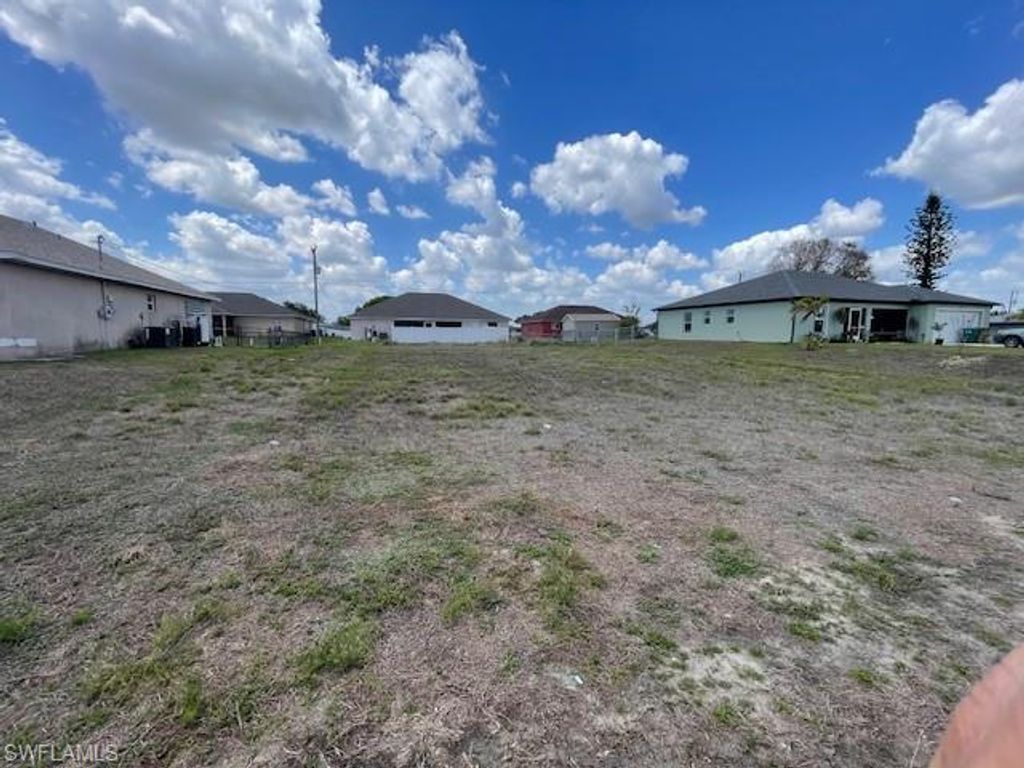 Image 1 of property listing at 2118 NE 23rd PL, Cape Coral, FL 33909