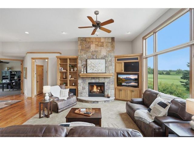 293 Saint Andrews Drive, Hudson, WI 54016