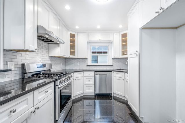 22 Sandalwood Avenue 2nd Floor, Valley Stream, NY 11581