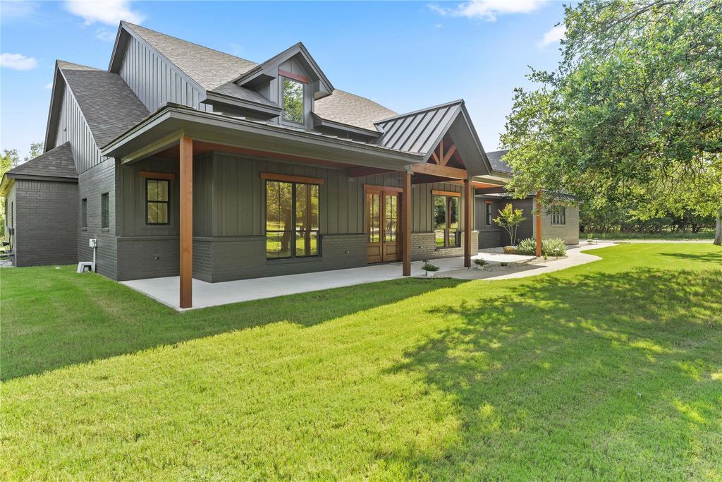 1893 Cheyenne PASS, Salado, TX 76571