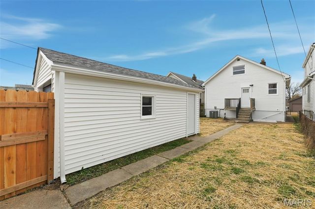 4141 Bowen Street, St Louis, MO 63116