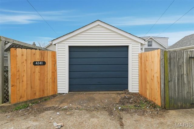 4141 Bowen Street, St Louis, MO 63116