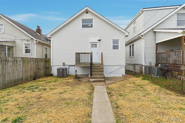 4141 Bowen Street, St Louis, MO 63116