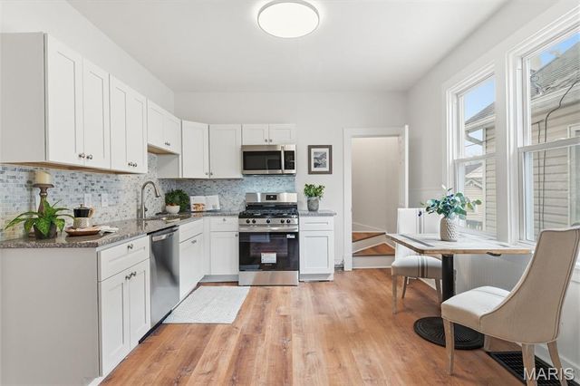 4141 Bowen Street, St Louis, MO 63116