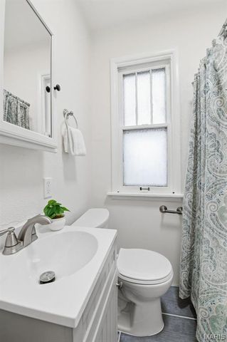 4141 Bowen Street, St Louis, MO 63116