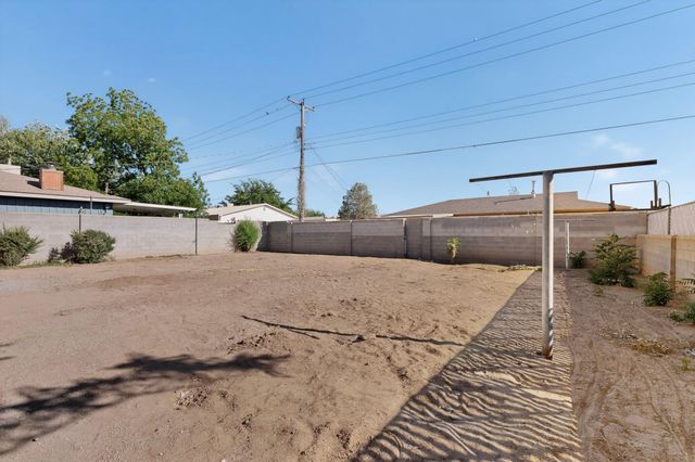 4716 Douglas Macarthur Road NE, Albuquerque, NM 87110