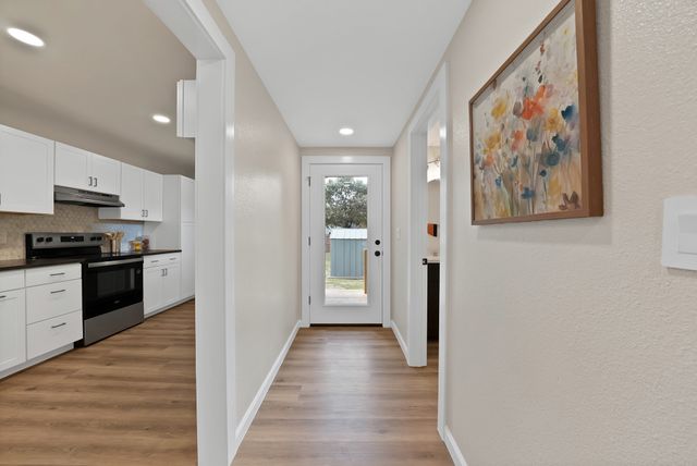 1104 E Russell Avenue, Carrollton, TX 75006