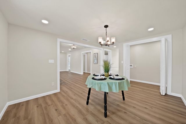 1104 E Russell Avenue, Carrollton, TX 75006