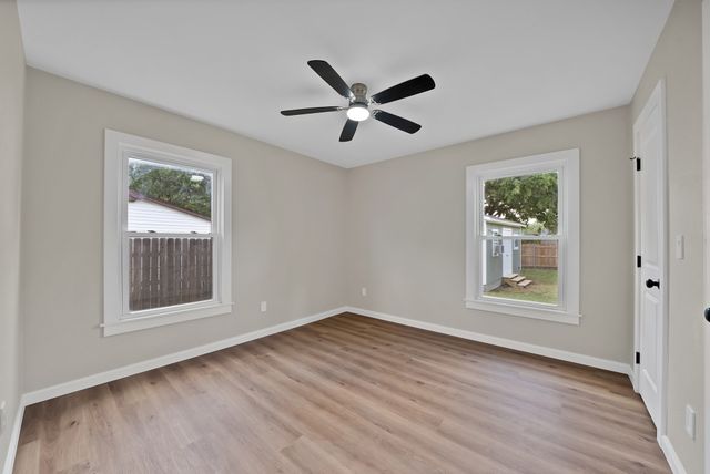 1104 E Russell Avenue, Carrollton, TX 75006