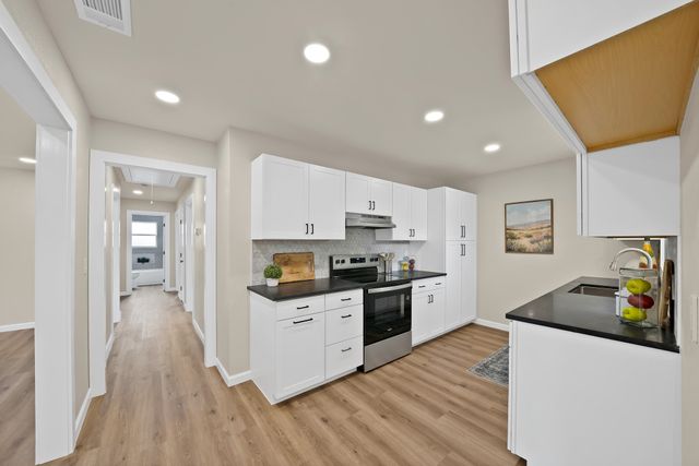 1104 E Russell Avenue, Carrollton, TX 75006