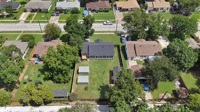 1104 E Russell Avenue, Carrollton, TX 75006
