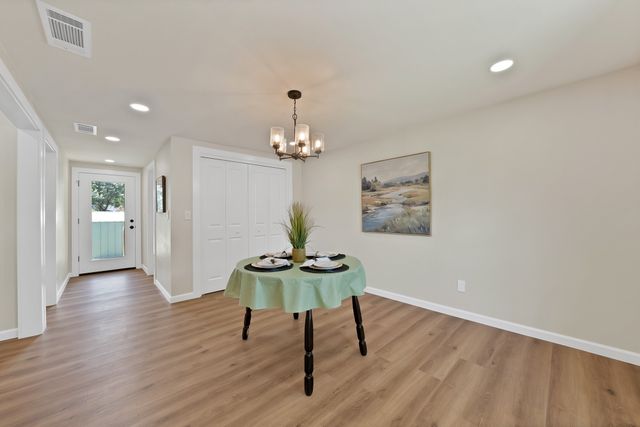 1104 E Russell Avenue, Carrollton, TX 75006