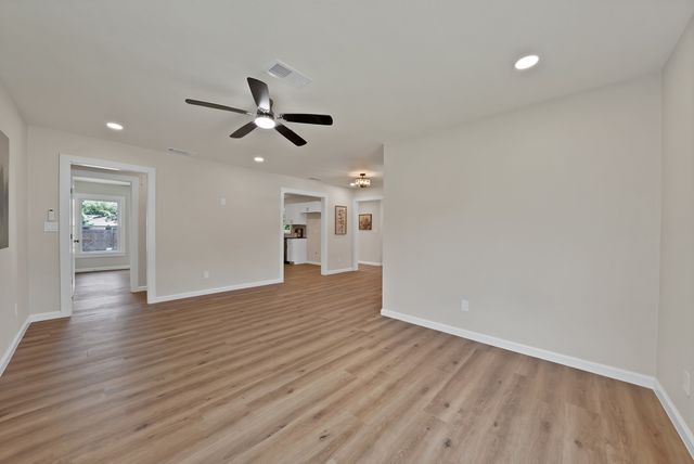 1104 E Russell Avenue, Carrollton, TX 75006