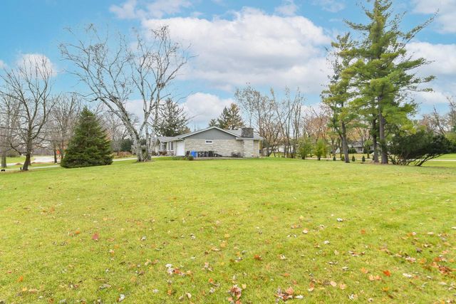 5131 S Root River PARKWAY, Greenfield, WI 53228