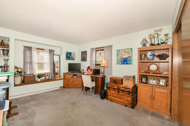 5131 S Root River PARKWAY, Greenfield, WI 53228