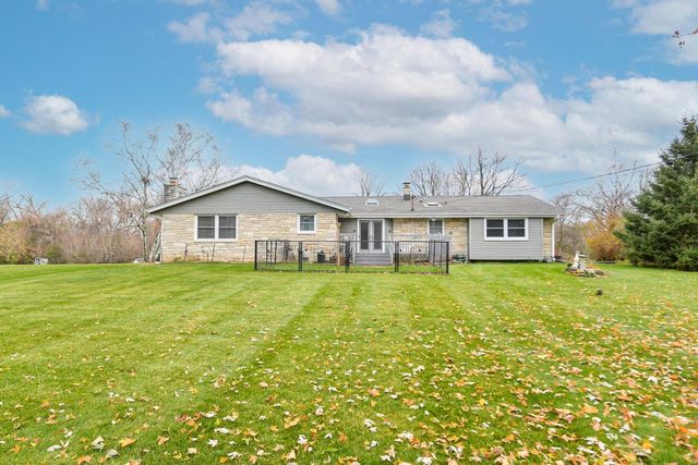 5131 S Root River PARKWAY, Greenfield, WI 53228