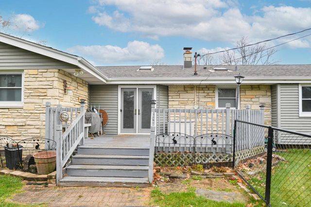 5131 S Root River PARKWAY, Greenfield, WI 53228